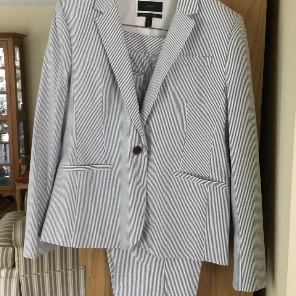 J. Crew women’s Seersucker pants Suit. Blazer in Light Blue and White Stripe
